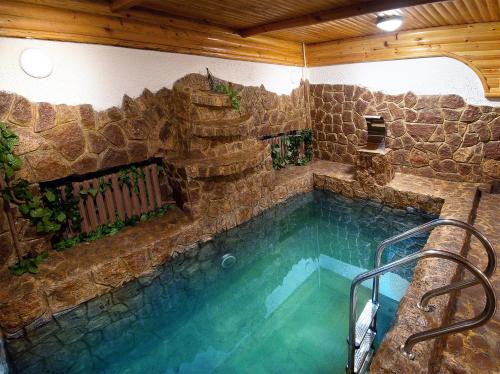 Basen, Hotel Edem in Karagandy Basen, Hotel Edem in Karagandy