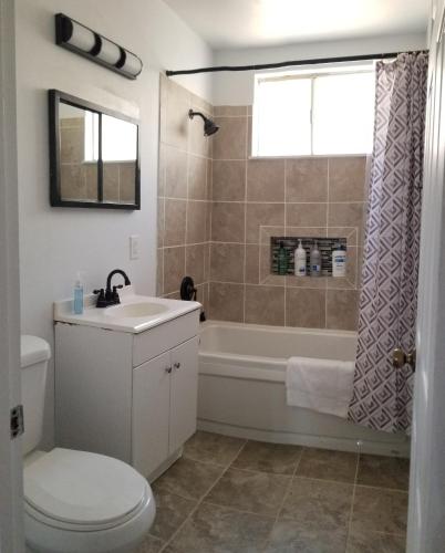 設施, 3BR Panoramic Lake View, Sequoia Forest, Kern County in 窩霍高地 (CA) 設施, 3BR Panoramic Lake View, Sequoia Forest, Kern County in 窩霍高地 (CA)