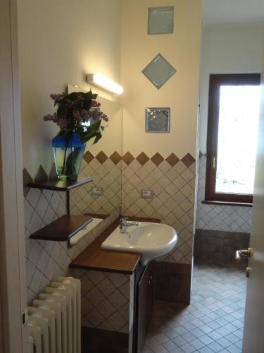 Bathroom, Casa Ghibellina in Castelbellino Bathroom, Casa Ghibellina in Castelbellino