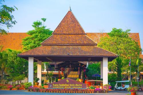 Entrance, Golden Pine Resort and Spa in Nang Lae Entrance, Golden Pine Resort and Spa in Nang Lae