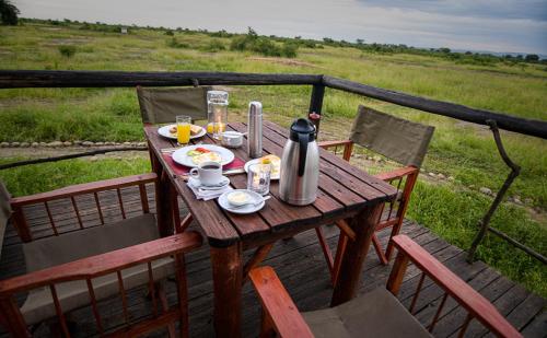 Comida y bebida, Kazinga Wilderness Safari Camp in Kasese Comida y bebida, Kazinga Wilderness Safari Camp in Kasese