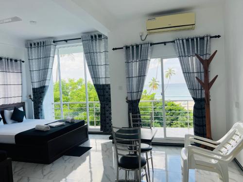 莉由納海灘酒店 (Liyonaa Beach Hotel) in 亭可馬里 莉由納海灘酒店 (Liyonaa Beach Hotel) in 亭可馬里