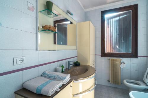 Bathroom, Te Vojo Ben -Furnished Flat- in Mirano Bathroom, Te Vojo Ben -Furnished Flat- in Mirano