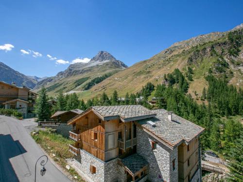 Cocon raffiné 5 pièces skis aux pieds à Val-d’Isère avec wifi, cheminée et garage - FR-1-694-11 (Cocon raffine 5 pieces skis aux pieds a Val-d’Isere avec wifi, cheminee et garage - FR-1-694-11) in วาล อีแซร์ Cocon raffiné 5 pièces skis aux pieds à Val-d’Isère avec wifi, cheminée et garage - FR-1-694-11 (Cocon raffine 5 pieces skis aux pieds a Val-d’Isere avec wifi, cheminee et garage - FR-1-694-11) in วาล อีแซร์