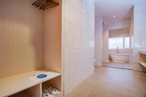 達凡度假村貝里東 (Dafam Resort Belitung) in 勿里洞 達凡度假村貝里東 (Dafam Resort Belitung) in 勿里洞