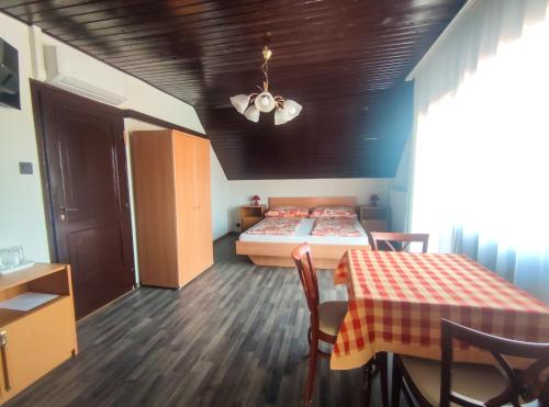 Viktória Panzió Zamárdi (Viktoria Panzio Zamardi) in Zamárdi Viktória Panzió Zamárdi (Viktoria Panzio Zamardi) in Zamárdi