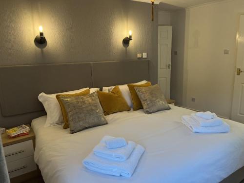 BlaydonBurn - Sleeps 6 - Parking - Garden - HotTub in Blaydon BlaydonBurn - Sleeps 6 - Parking - Garden - HotTub in Blaydon