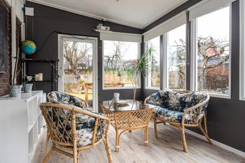 共用Lounge/電視區, Nice Villa near Lake! Free boat, sauna and big garden! in 索德奧斯特 共用Lounge/電視區, Nice Villa near Lake! Free boat, sauna and big garden! in 索德奧斯特