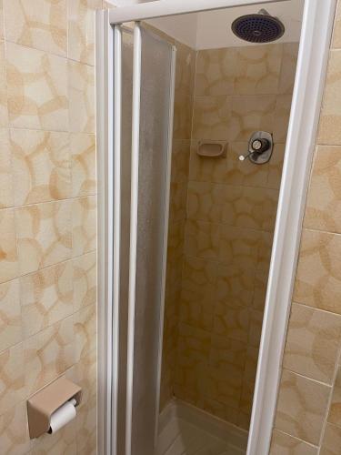 Doccia, Albergo Civico 7 in Leno Doccia, Albergo Civico 7 in Leno