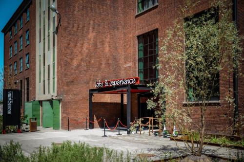 Entrada, MONTOWNIA Lofts & Experience in Mlyniska Entrada, MONTOWNIA Lofts & Experience in Mlyniska