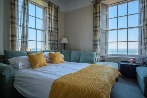 John McDouall Stuart View in Kirkcaldy John McDouall Stuart View in Kirkcaldy