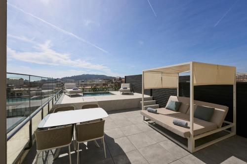 Swimming pool, Catalonia Ramblas Hotel in Raval Swimming pool, Catalonia Ramblas Hotel in Raval