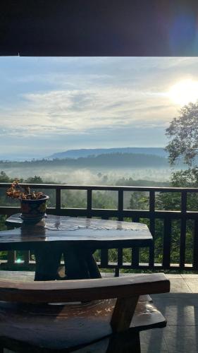Balcony/terrace, Phu Come Home Cliff Lodge & Homestay in Nam Nao Balcony/terrace, Phu Come Home Cliff Lodge & Homestay in Nam Nao