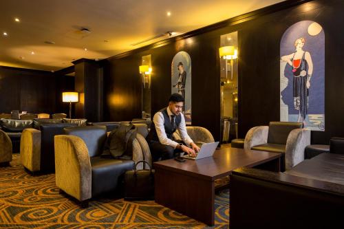 Bar/lounge, President Hotel in Bloomsbury Bar/lounge, President Hotel in Bloomsbury