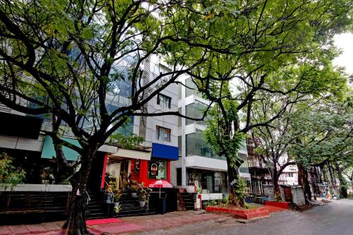 Entrance, Capital O Elegant Amethyst Business Hotel Near Ragigudda Sri Prasanna Anjaneyaswamy Temple in Jayanagar Entrance, Capital O Elegant Amethyst Business Hotel Near Ragigudda Sri Prasanna Anjaneyaswamy Temple in Jayanagar