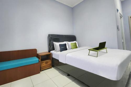 Urbanview Hotel Mutiara Persada Syariah Majalengka by RedDoorz in Majalengka Urbanview Hotel Mutiara Persada Syariah Majalengka by RedDoorz in Majalengka
