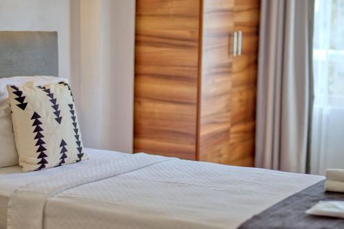 Kamar Tidur, Çamlık 87 Hotel Ayvalık (Camlık 87 Hotel Ayvalık) in Ayvalik Kamar Tidur, Çamlık 87 Hotel Ayvalık (Camlık 87 Hotel Ayvalık) in Ayvalik
