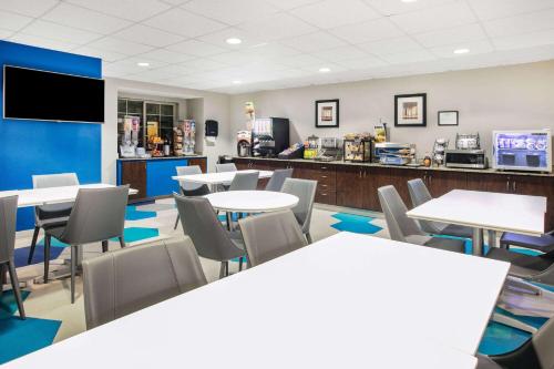 Eten en drinken, Microtel Inn and Suites by Wyndham Austin Airport in Austin (TX) Eten en drinken, Microtel Inn and Suites by Wyndham Austin Airport in Austin (TX)