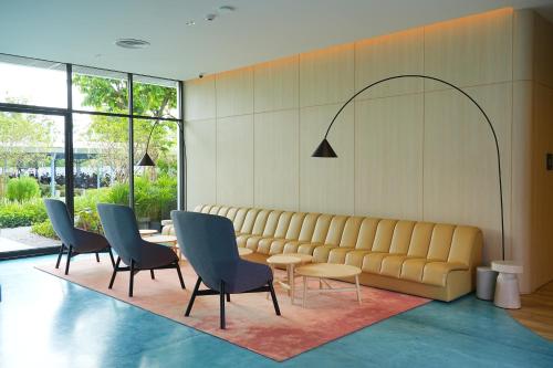 Lobby, Go Hotel Chonburi at Central Chonburi in Chonburi Lobby, Go Hotel Chonburi at Central Chonburi in Chonburi