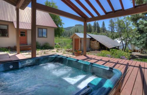 3076 W Highway 160 - Main House in Mancos (CO) 3076 W Highway 160 - Main House in Mancos (CO)