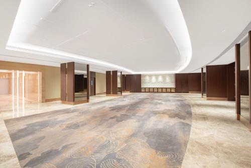Meeting room / ballrooms, Crowne Plaza Zhuhai City Center By IHG in Zhuhai Meeting room / ballrooms, Crowne Plaza Zhuhai City Center By IHG in Zhuhai