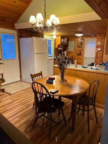 Country Cottage in Кеука Парк (Нью-Йорк) Country Cottage in Кеука Парк (Нью-Йорк)