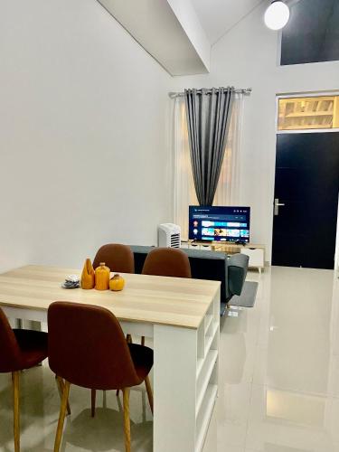 Comoditats, Villa Ku Villa Mu in Semarang Comoditats, Villa Ku Villa Mu in Semarang
