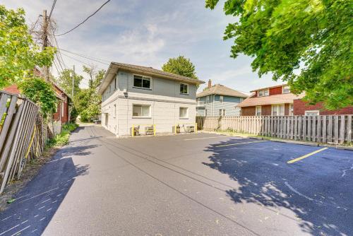 Pet-Friendly Wyandotte Apt Near Bishop Park! in Lincoln Park Pet-Friendly Wyandotte Apt Near Bishop Park! in Lincoln Park