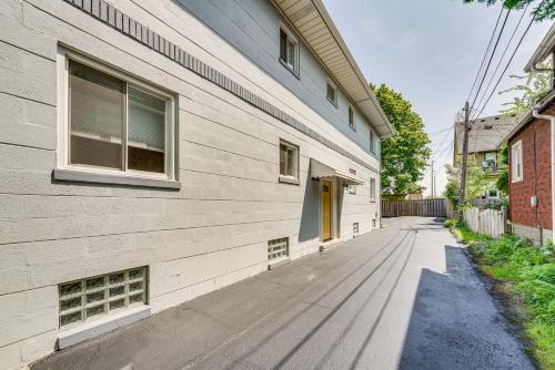 Pet-Friendly Wyandotte Apt Near Bishop Park! in Lincoln Park Pet-Friendly Wyandotte Apt Near Bishop Park! in Lincoln Park