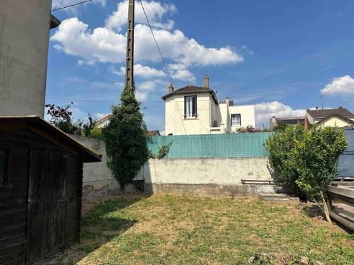 Maison Jardin Proche PARIS in วีลจีฟ Maison Jardin Proche PARIS in วีลจีฟ