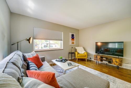 Wyandotte Vacation Rental Apartment Near Hospital! in Lincoln Park Wyandotte Vacation Rental Apartment Near Hospital! in Lincoln Park