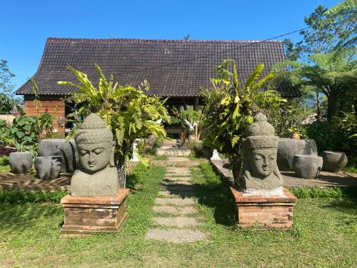 Kert, Lembah Cinta Mayungan in Bedugul Kert, Lembah Cinta Mayungan in Bedugul