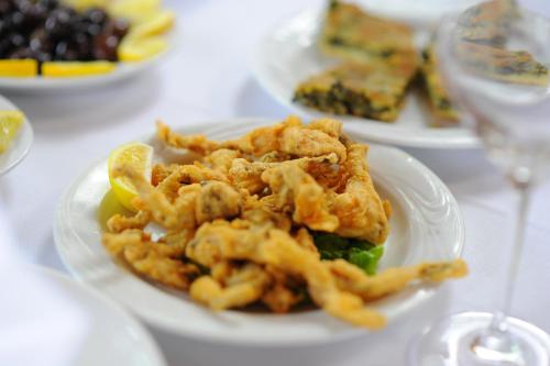 "Frogs House" Hotel & Restorant Slow Food in 盧什涅 "Frogs House" Hotel & Restorant Slow Food in 盧什涅