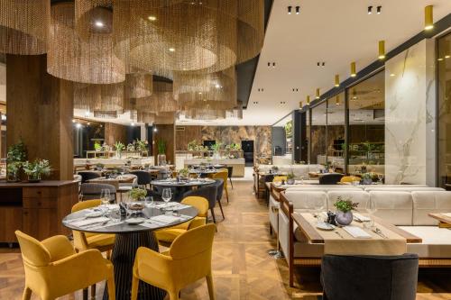 Restaurace, Hotel Vinifera Wine & Spa 5 Stars Superior in Balatonfured Restaurace, Hotel Vinifera Wine & Spa 5 Stars Superior in Balatonfured