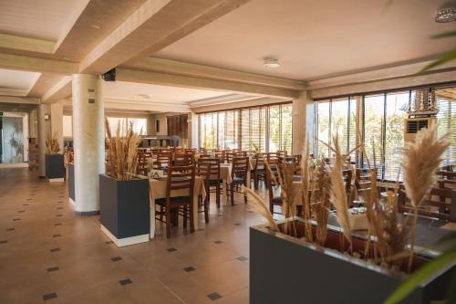 Ресторан, EMERALD Hotel in Улцинь Ресторан, EMERALD Hotel in Улцинь
