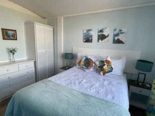 Cottage: 7 minutes from airport! in Ocean City Cottage: 7 minutes from airport! in Ocean City