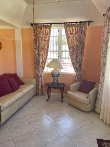 Cottage: 7 minutes from airport! in Ocean City Cottage: 7 minutes from airport! in Ocean City
