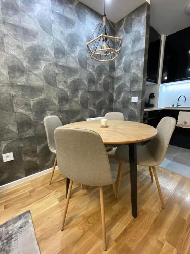 Bozur/peony in บิสตริซา Bozur/peony in บิสตริซา