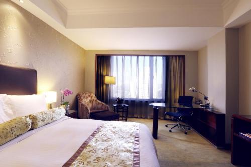 Guestroom, Grand Mercure Beijing Central near Zhongshan Park Guestroom, Grand Mercure Beijing Central near Zhongshan Park