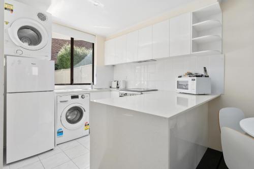 マヌカ パーク アパートメンツ (Manuka Park Apartments) near キャンベラ国際空港 マヌカ パーク アパートメンツ (Manuka Park Apartments) near キャンベラ国際空港