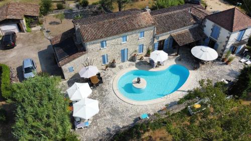 Exterior view, Luxury B&B Maison a votre Sante, in Bordeaux wine region in Duras Exterior view, Luxury B&B Maison a votre Sante, in Bordeaux wine region in Duras