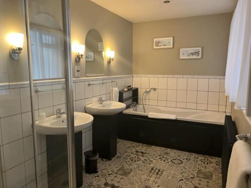 Banheiro, Albert Cottage Hotel in Whippingham and Osborne Banheiro, Albert Cottage Hotel in Whippingham and Osborne