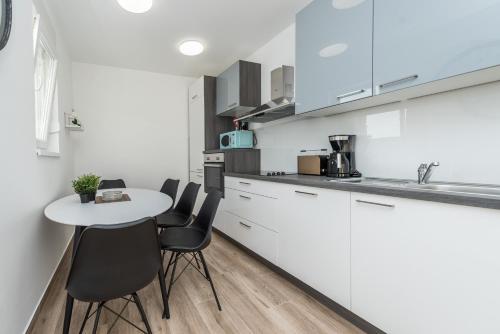 Pool Apartments Banta B in โนวัลจา Pool Apartments Banta B in โนวัลจา