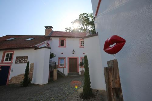 WEISSES ROSS DESIGNHOTEL in Kirchheimbolanden WEISSES ROSS DESIGNHOTEL in Kirchheimbolanden