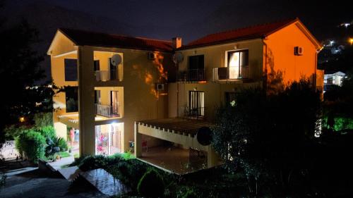 Tampilan eksterior, Villa Risan Apartments in Risan Tampilan eksterior, Villa Risan Apartments in Risan