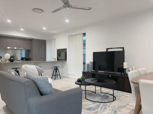 Gold Coast Oasis 4BR Villa in Coomera in Coomera Gold Coast Oasis 4BR Villa in Coomera in Coomera