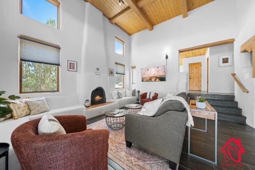 Hillside Haven Retreat - A Placitas Irvie Home in Santa Ana Pueblo (NM) Hillside Haven Retreat - A Placitas Irvie Home in Santa Ana Pueblo (NM)