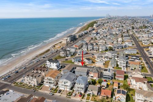 Radiant Beach Block Condo Parking Patio in 布里根泰恩 Radiant Beach Block Condo Parking Patio in 布里根泰恩