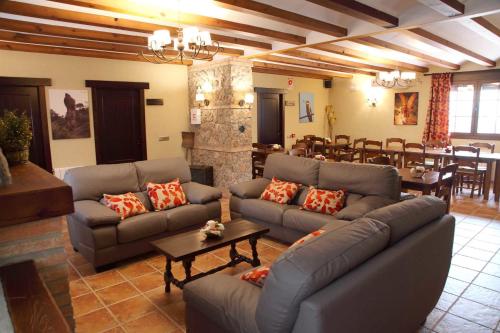 Közös társalgó / TV, Hotel Rural Valle del Turrilla - Cazorlatur in Hinojares Közös társalgó / TV, Hotel Rural Valle del Turrilla - Cazorlatur in Hinojares