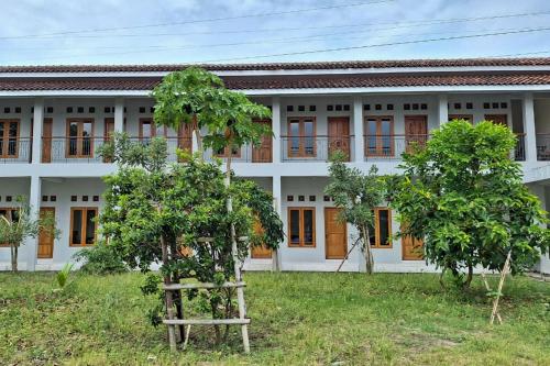 Exterior view, RedDoorz Syariah near Terminal Bus Giwangan in Banguntapan Exterior view, RedDoorz Syariah near Terminal Bus Giwangan in Banguntapan